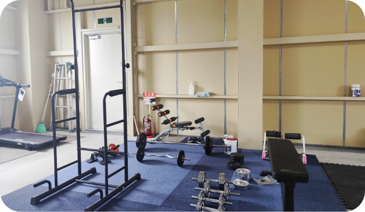 GYMで体を動かす様子